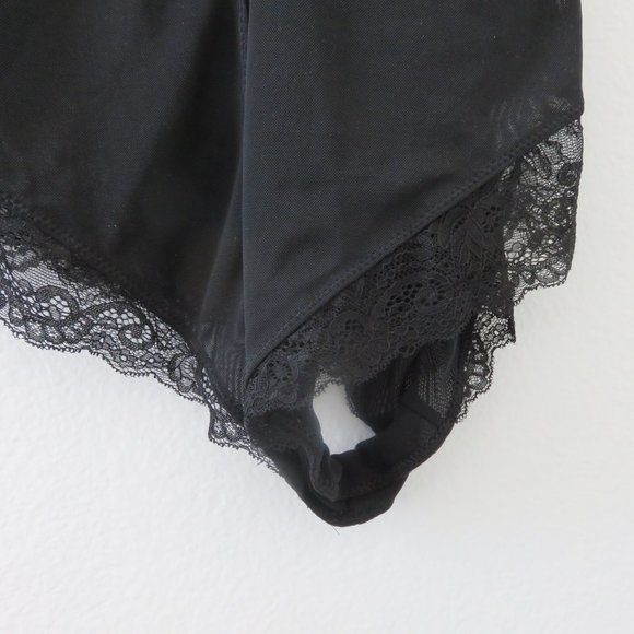 (#P) Marilyn Monroe Plunge V-Neck Stretch Lace Design Bodysuit - Picture 4 of 8